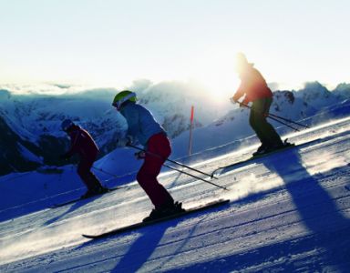 Sonnenskilauf mit Skipass und HP